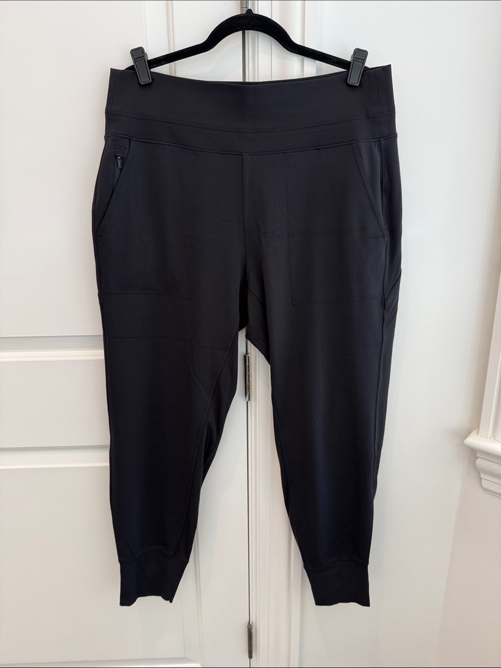 Athleta Black Venice Jogger Size L